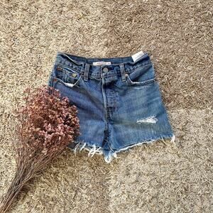 Levi’s Cut Off Blue Ripped Denim Jean Wedgie Shorts Womens Size 26